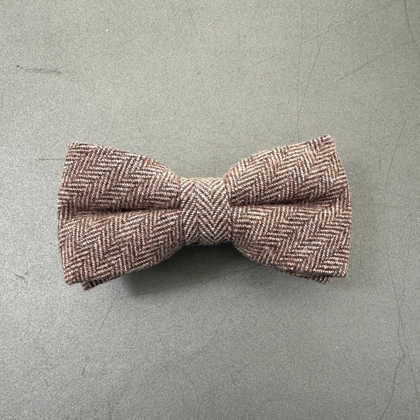 The Mangrove: Brown herringbone patterned wool pre-tied bow tie in wool.