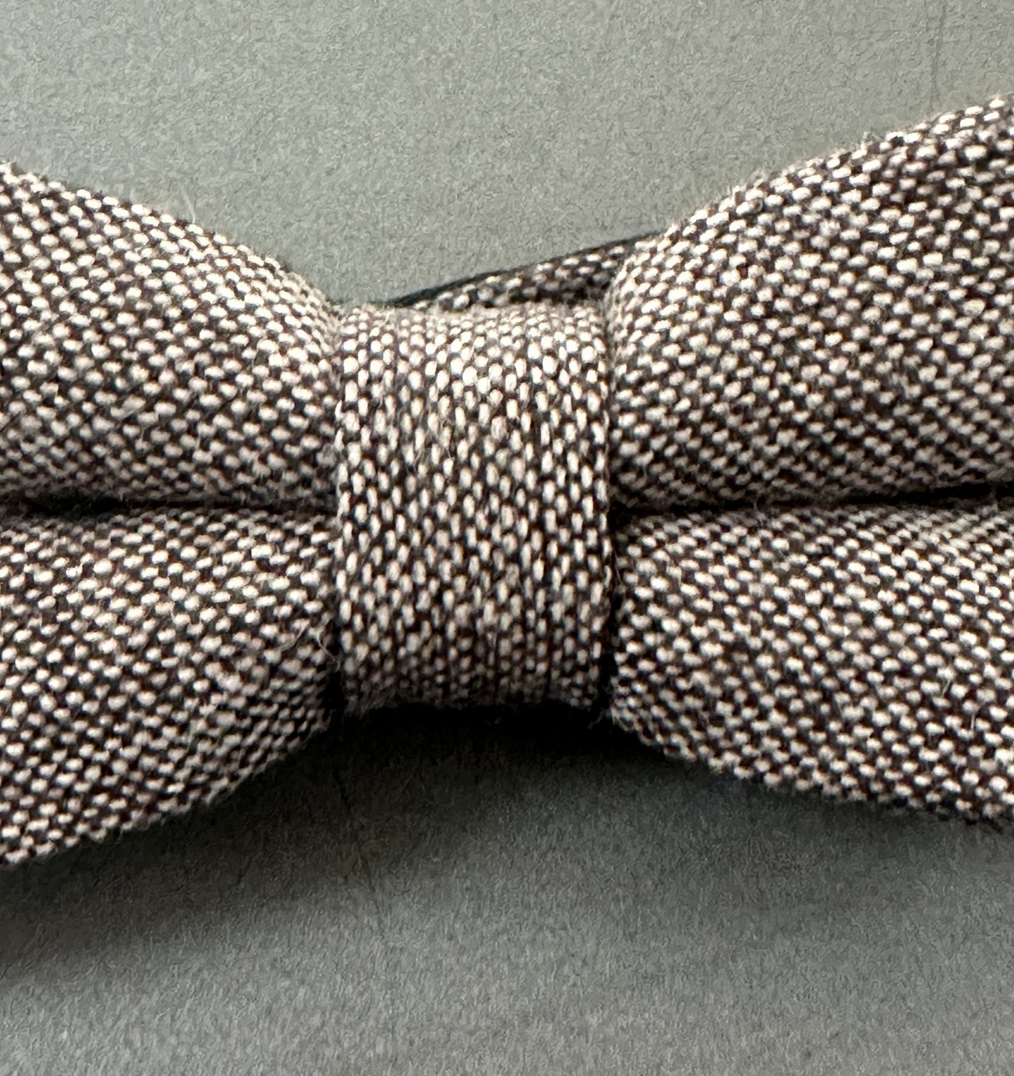 A high quality brown wool bow tie which is a perfect gift for men and comes with free gift wrap.