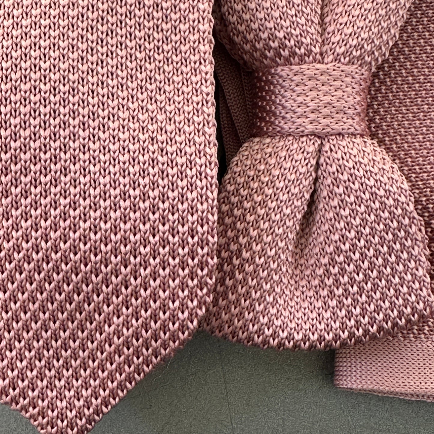 Wedding tie in dusky pink with matching pocket square
