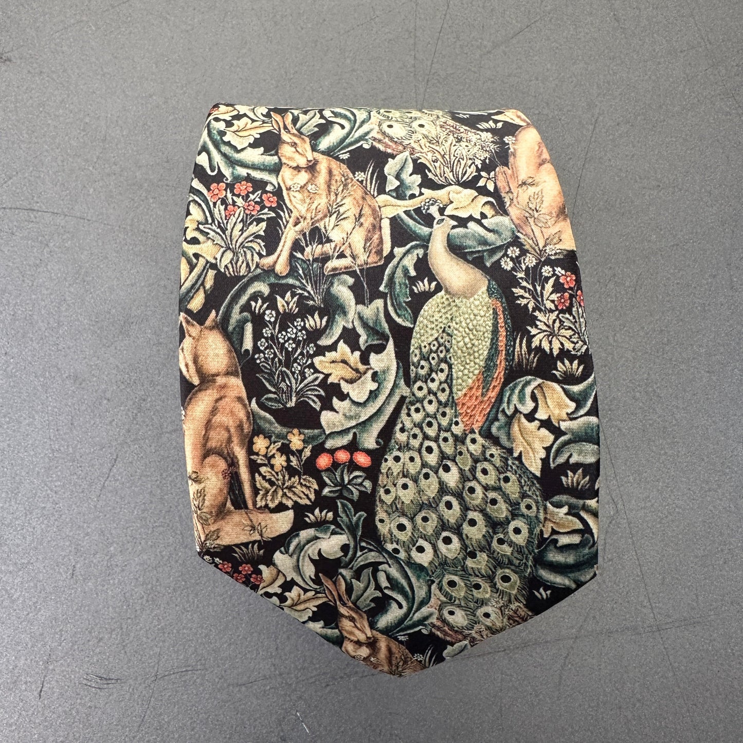 A peacock polyester tie for men in green. An ideal mens gift.