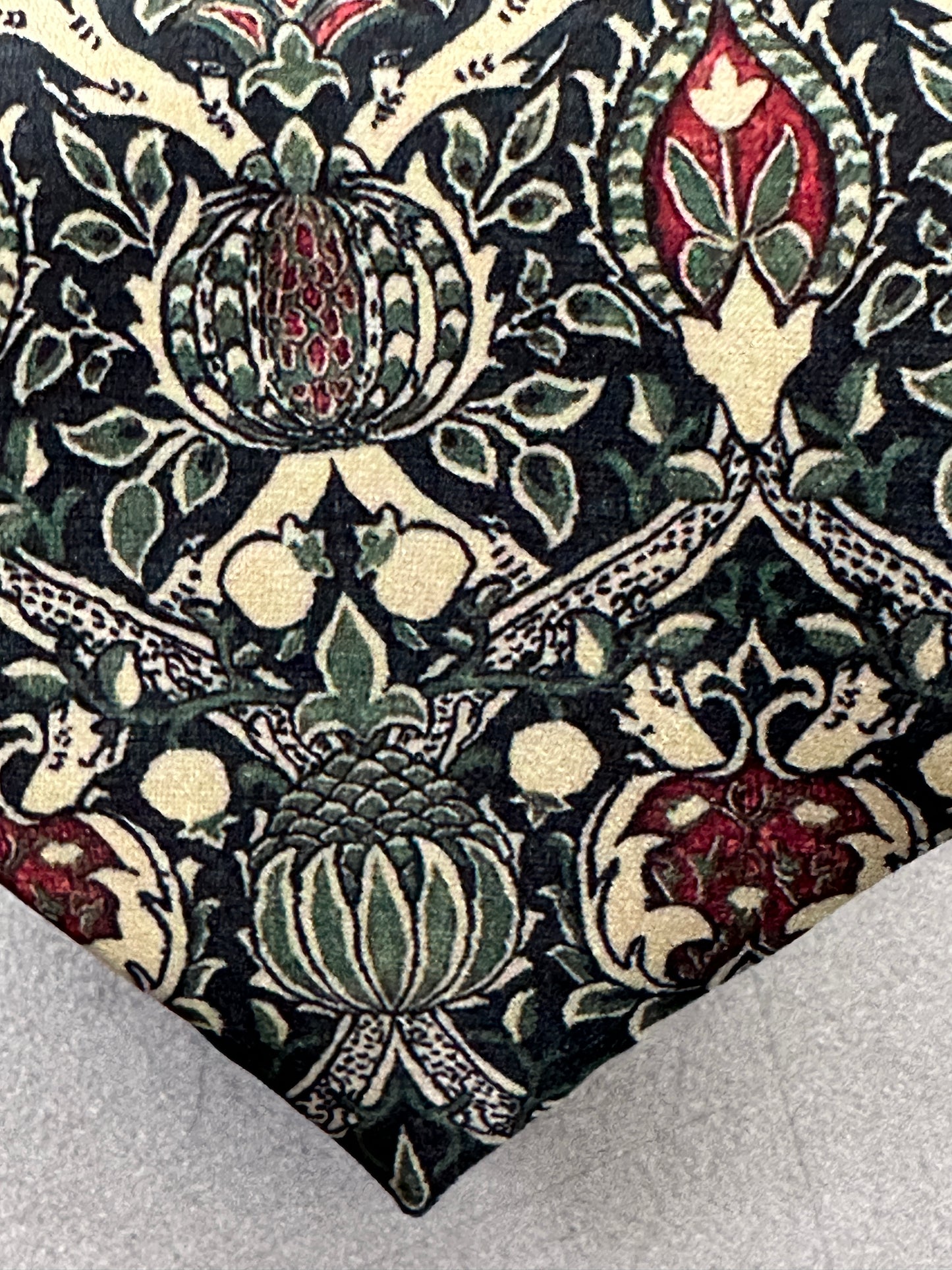 Stylish green and red tie for grooms and groomsmen.