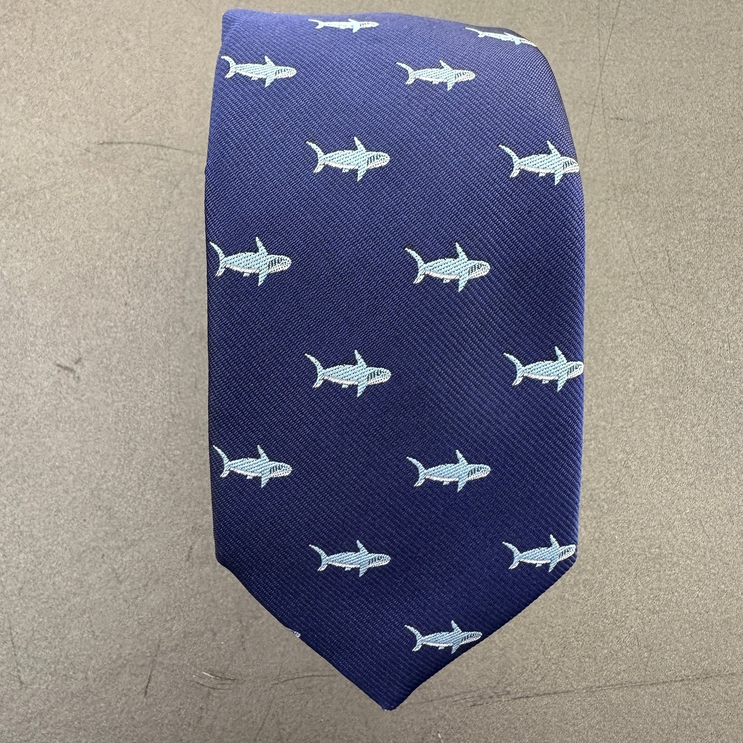 Shark print skinny tie on a royal blue background – 6cm men's tie.
