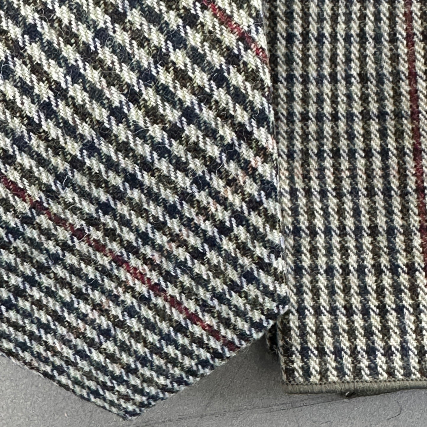  A grey wool tie and pocket square set for mens gifts.