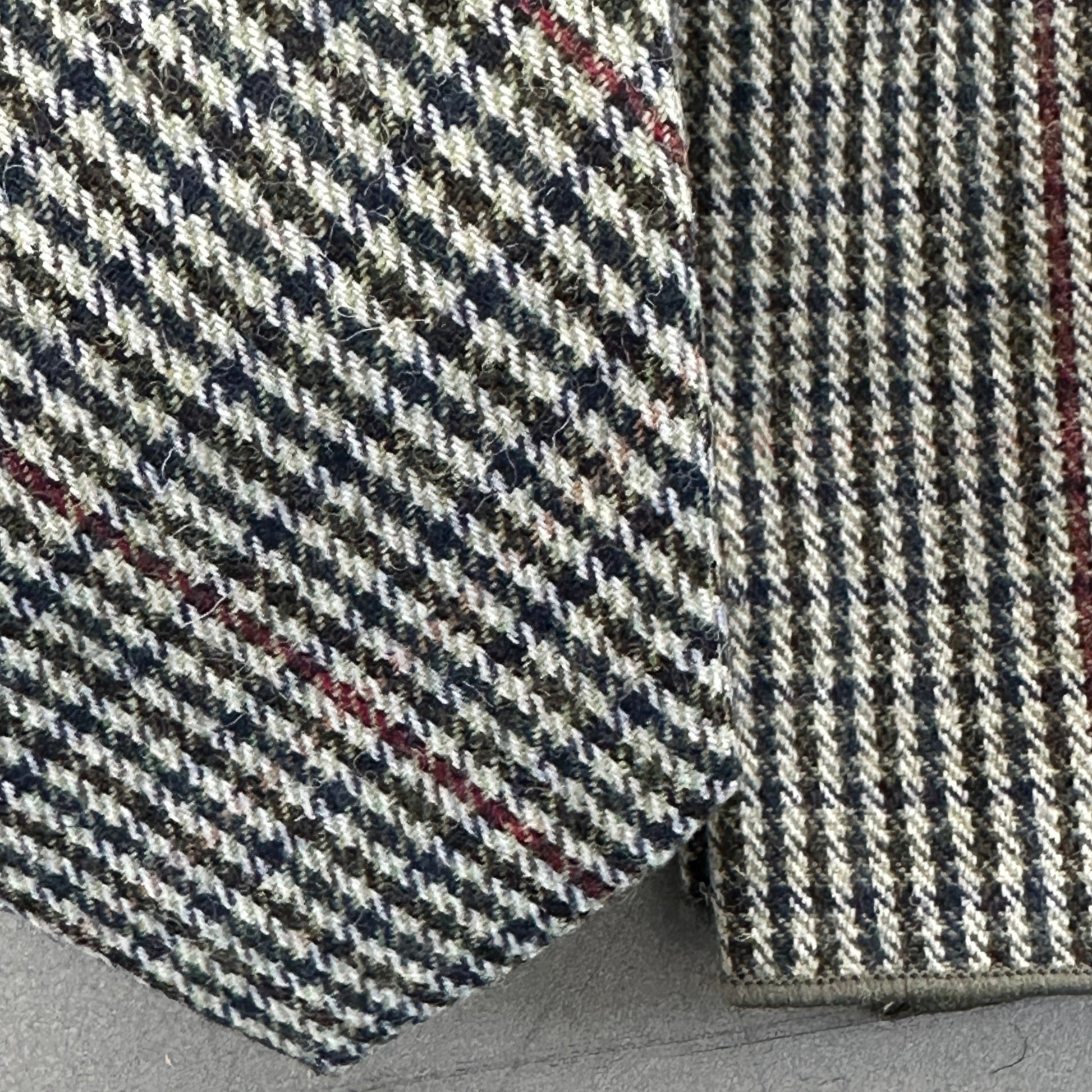  A grey wool tie and pocket square set for mens gifts.