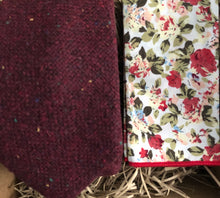 Load image into Gallery viewer, A red, flecked men&#39;s tie and pink rose pocket square. THe tie is made in wool and has blue, yellow and red flecks in the wool. The ties comes with free shipping and gift wrapping. Handmade by Daisy and Oak Studio.