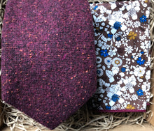 Load image into Gallery viewer, A close up of a burgundy red, flecked wool tie and a floral pocket square. The item comes gift wrapped and so is perfect for a man&#39;s Christmas gift, secret Santa or as groomsman tie sets.