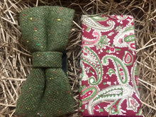 Load image into Gallery viewer, A moss green wool bow tie and a burgundy paisley pocket square. The set comes with free gift wrapping and is perfect for weddings, men&#39;s gifts, and groomsmen gifts. We make the bow ties by hand at Daisy and Oak Studio