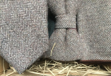 Load image into Gallery viewer, Men&#39;s herringbone, brown vintage tie, bow tie and pocket square. The tie set comes gift rapped and is handmade at the Daisy and Oak Studio, UK