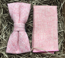 Load image into Gallery viewer, A blush pink wool bow tie and pocket square by Daisy and Oak Studio. The bow tie and pocket square come beautifully gift wrapped and is the perfect wedding tie, grooms or groomsman gift. 