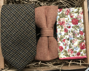 A brown check wool men's tie, camel brown pocket square and floral pocket square. THis set offers a fabulous vintage look and is extremely popular. The set is handmade at the Daisy and Oak Studio. 
