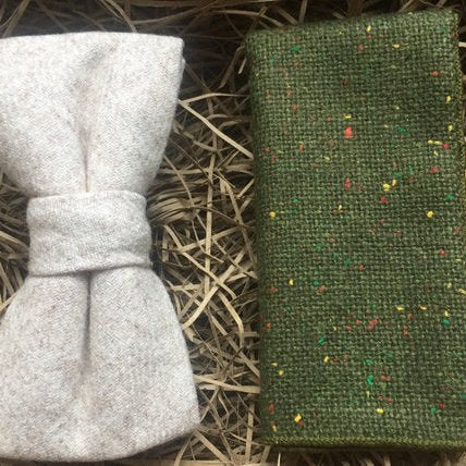 A man's cream bow tie and moss green wool pocket square. THis ivory bow tie and pocket square set comes with free gift wrapping and is handmade at the Daisy and Oak Studio, UK