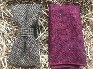 A brown checked wool men's bow tie and a burgudy red wool pocket square. This is a really nice bow tie set ideal for men's gifts and comes with free gift wrapping and free UK shipping. The set is made by Daisy and Oak Studio.
